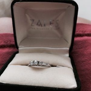 1/2 Ct diamond 💎 and 14k white gold Ring