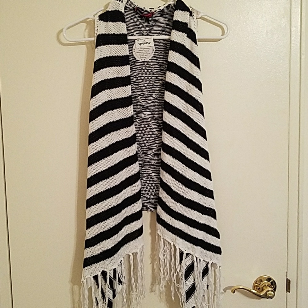 NWT Sleeveless Sweater