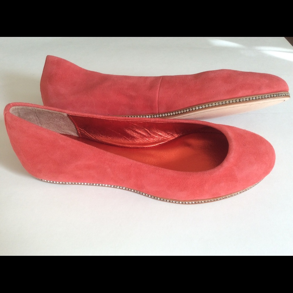 Donald J Pliner-Embellished, coral suede flats