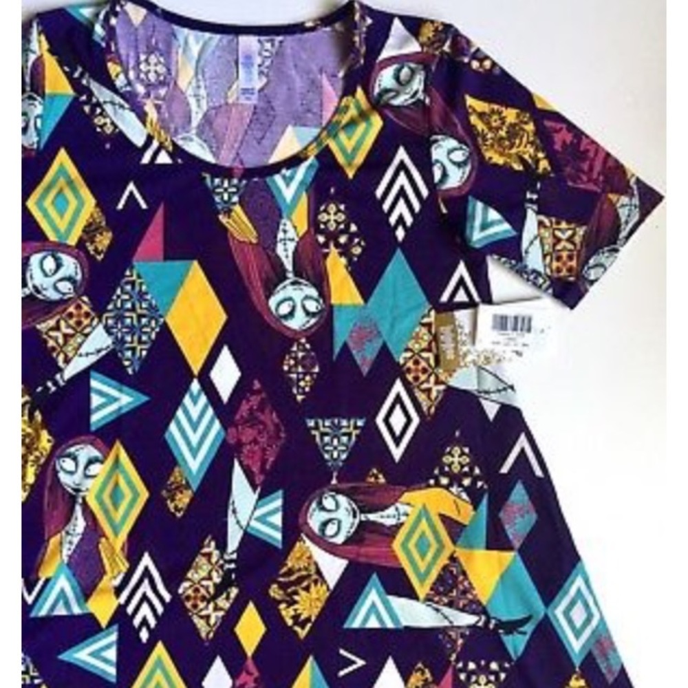 😍LuLaRoe NBC Sally Perfect T