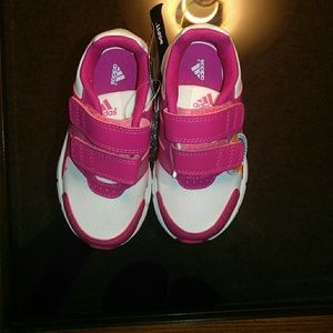 Toddler tennis shoes
