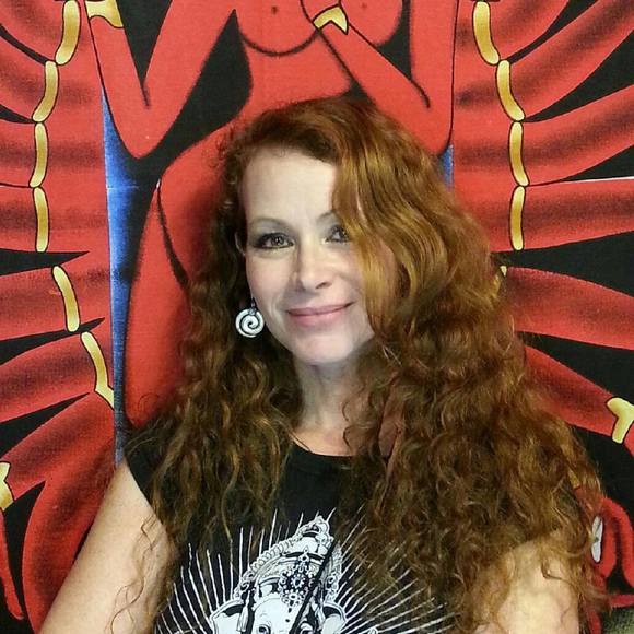 Meet your Posher, Renée - Picture 1 of 1