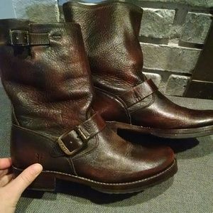 Frye Veronica Short