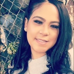 Meet your Posher, Crystal