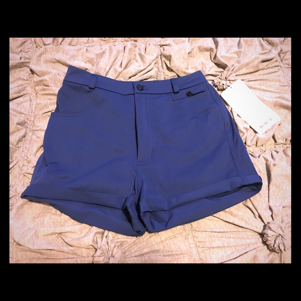 NWT LULULEMON HIGH WAIST SHORTS SIZE 6