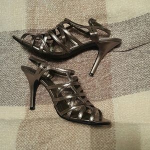 Apt 9 strappy heeled sandals