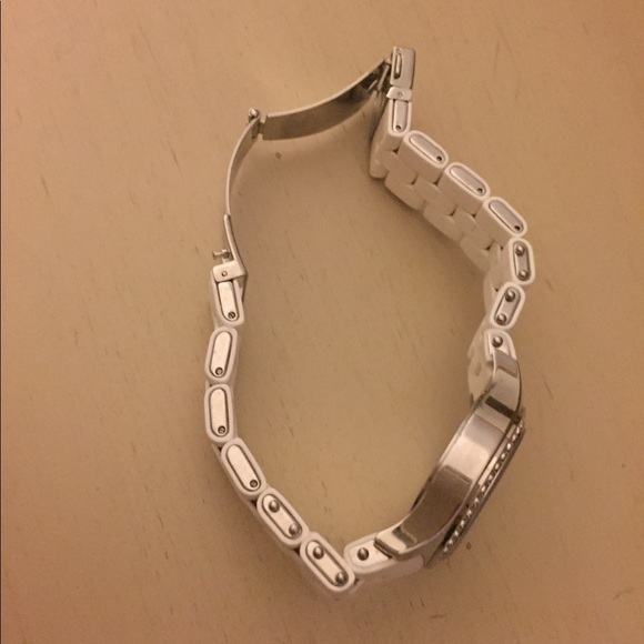 White Marc Jacobs watch main image 4