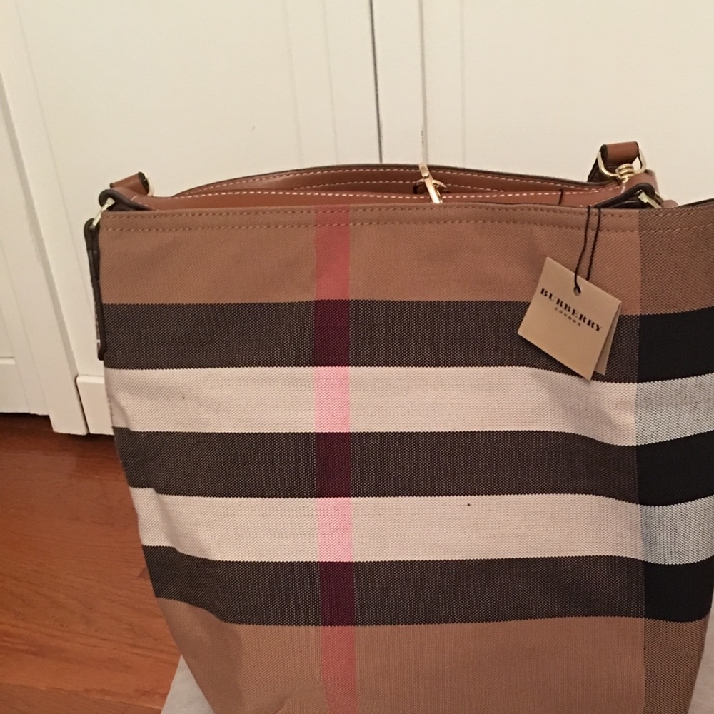 Brand New Burberry “print” hobo bag/crossbody.