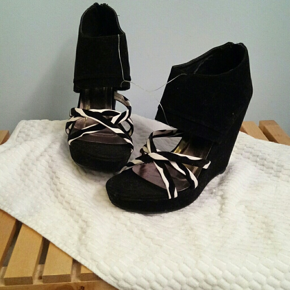 Sandra wedges zebra size euro 39 us 9