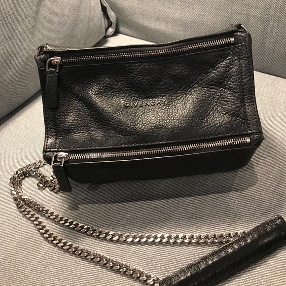 Givenchy Handbags - 💕 Givenchy Pandora w/ Crossbody Chain