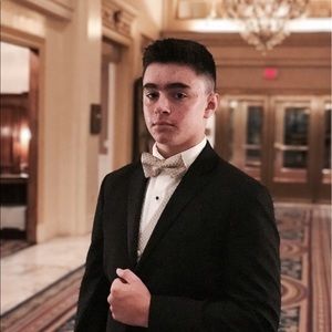 Meet your Posher, Ethan