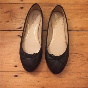 Circus by Sam Edelman black flats