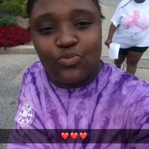 Meet your Posher, Kayla