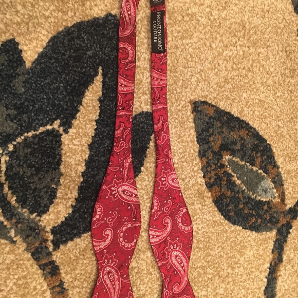100% Silk Bow Tie - Picture 1 of 3