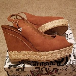 Brash tan/brown wedge shoes