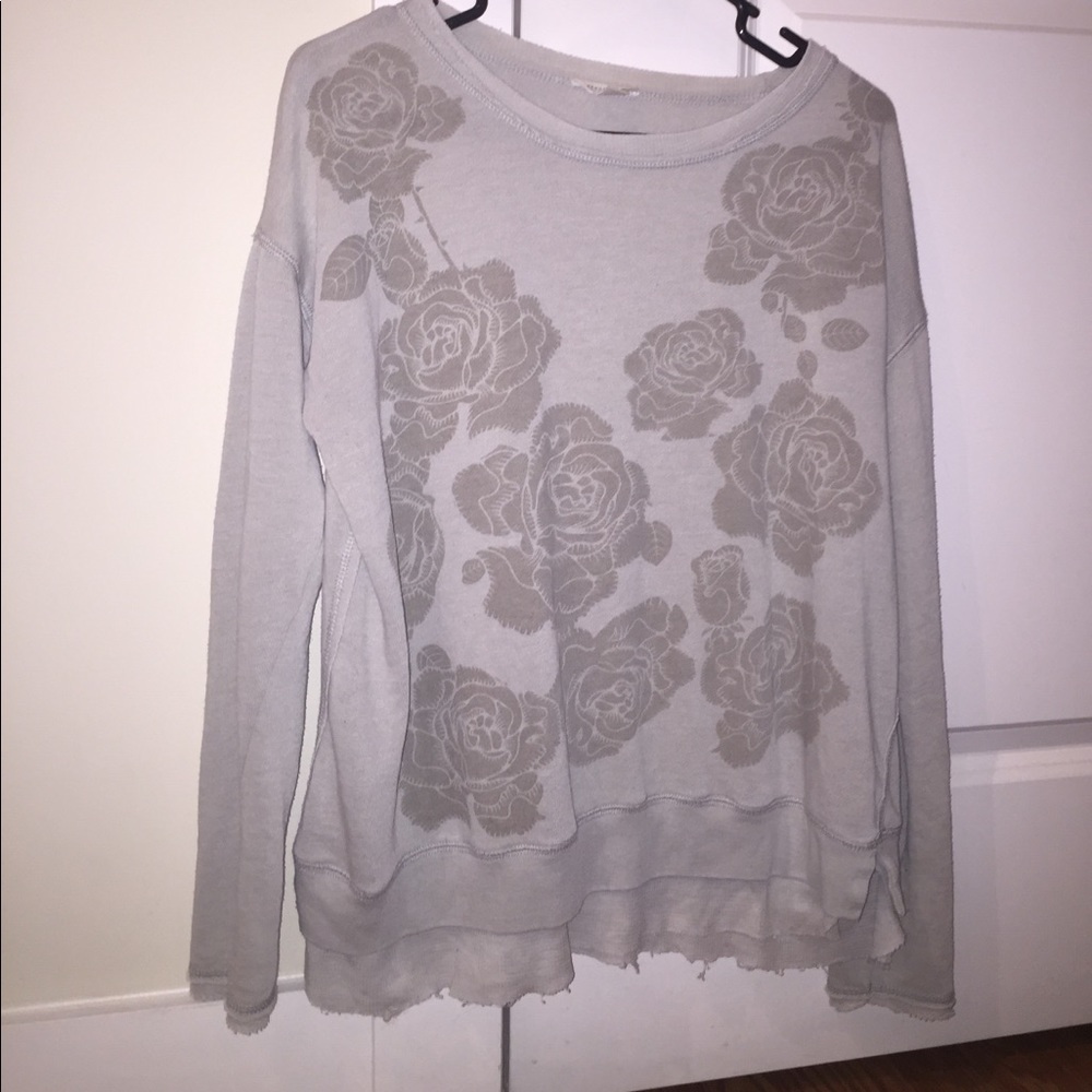 Aeropostale Gray Floral Top