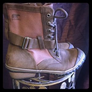 😍Women's Sorel Combat boots!😍