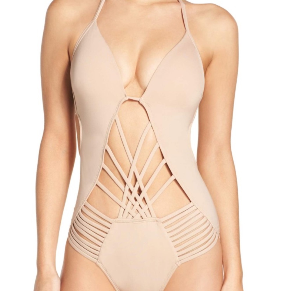 NEVER WORN: Kenneth Cole one piece bathing suit