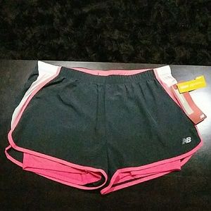 NWT New Balance accelerate women's boy short