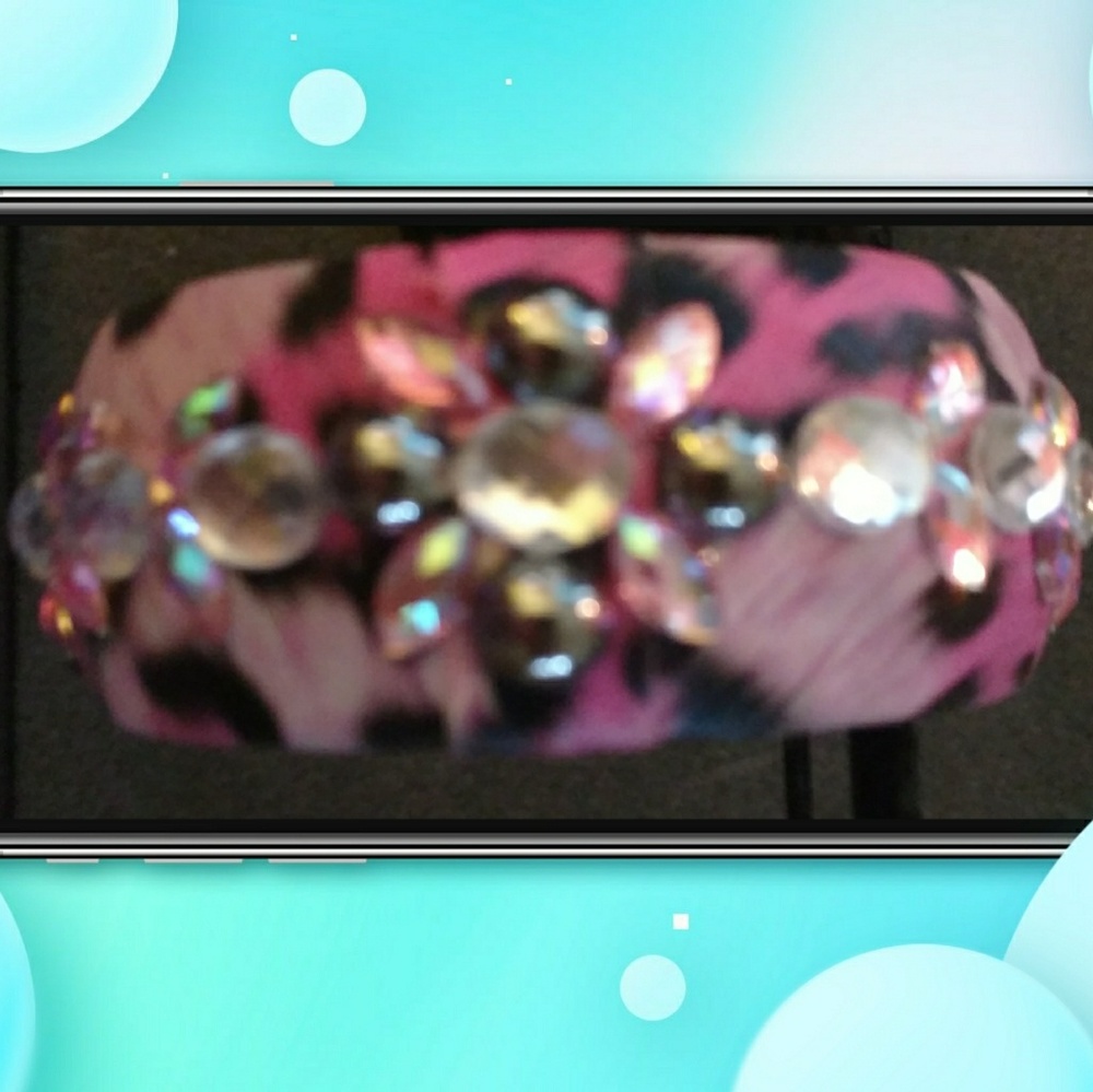 GORGEOUS BRAND NEW HANDMADE HANDCRAFTED BRACLET