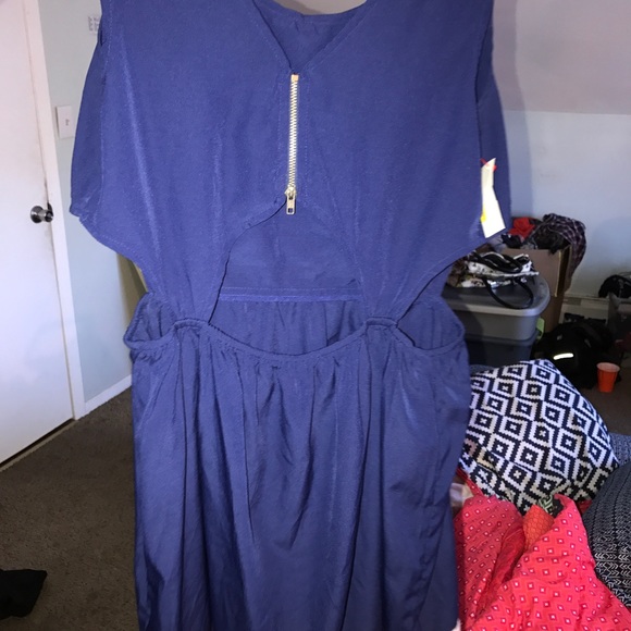 Forever 21 Dresses & Skirts - Very cute dress with cut outs on sides and back