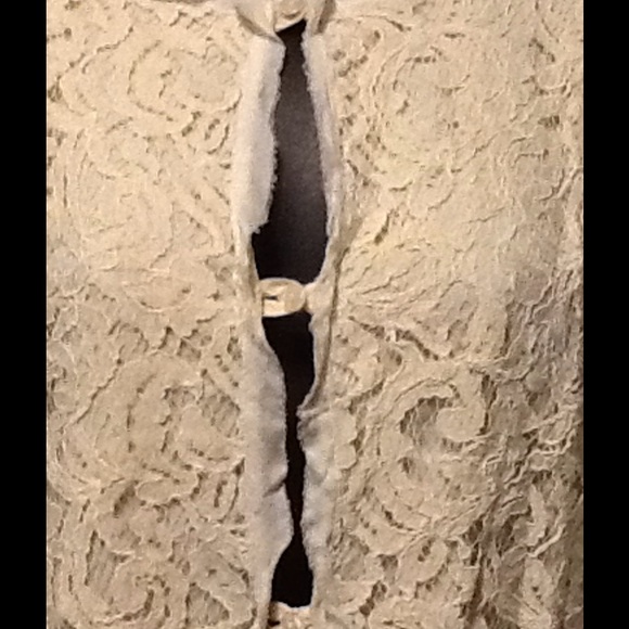 Exquisite vintage flair shrug cardigan - Picture 3 of 5