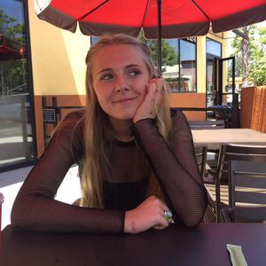 Meet your Posher, Juliette