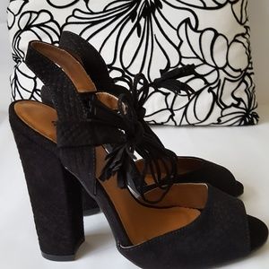 Black Qupid Lace Sandals