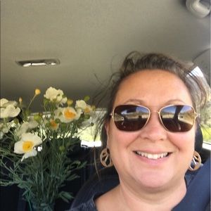 Meet your Posher, Gina