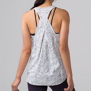NEW! Lululemon Essential Tank (Size 6)