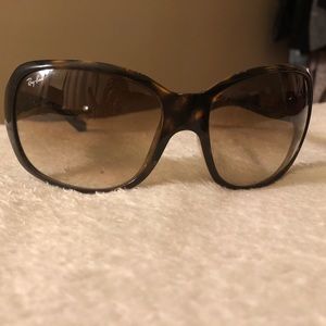 Ray-Ban sunglasses (RB 4118)