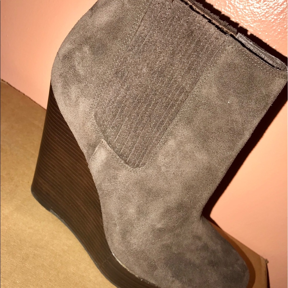 Authentic Michael kors suede boots
