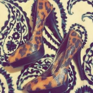 CHEETAH PRINT UK STYLE HIGH HEELS