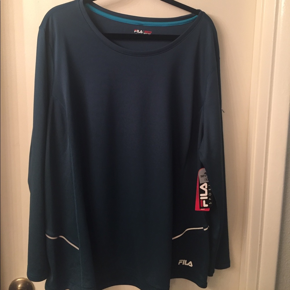NWT Women’s Fila workout top