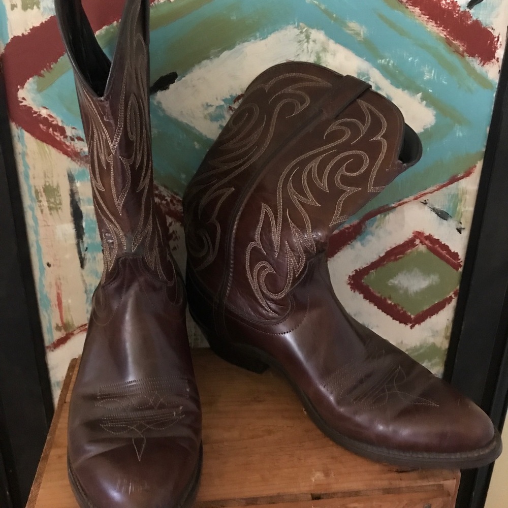 Women’s cowboy boots 8.5 Wide