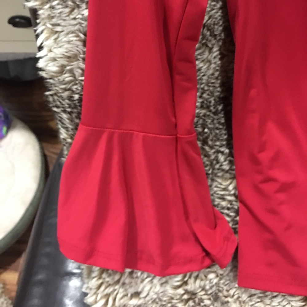 Red blouse - Picture 3 of 5