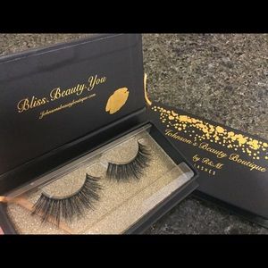 Eyelashes 100% MINK CRUELTY FREE