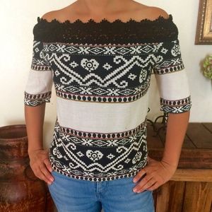 NWOT - Off the shoulder patterned top