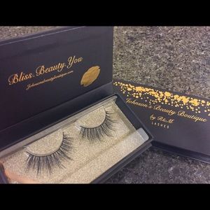 Eyelashes 100% MINK CRUELTY FREE