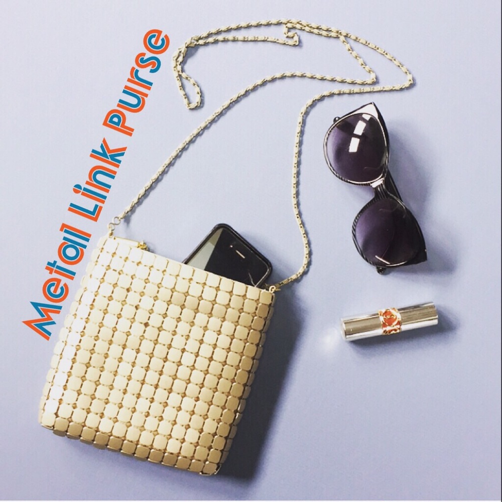 📦 MOVING SALE 🚛 metal purse🤘