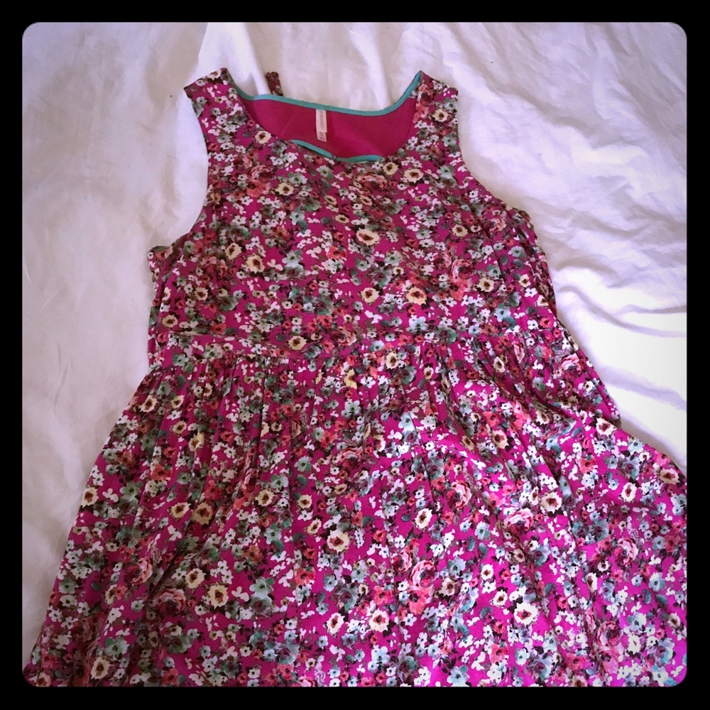 Flower babydoll dress with heart peekaboo back