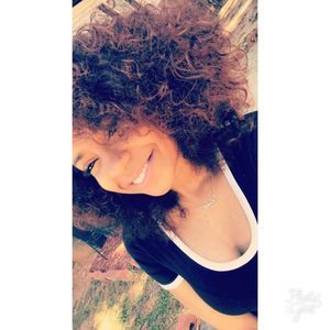 Meet your Posher, Kendra