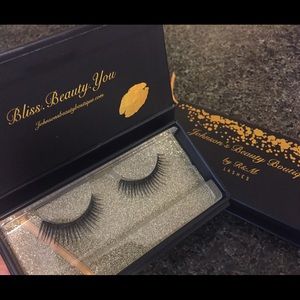 Eyelashes 100% MINK CRUELTY FREE