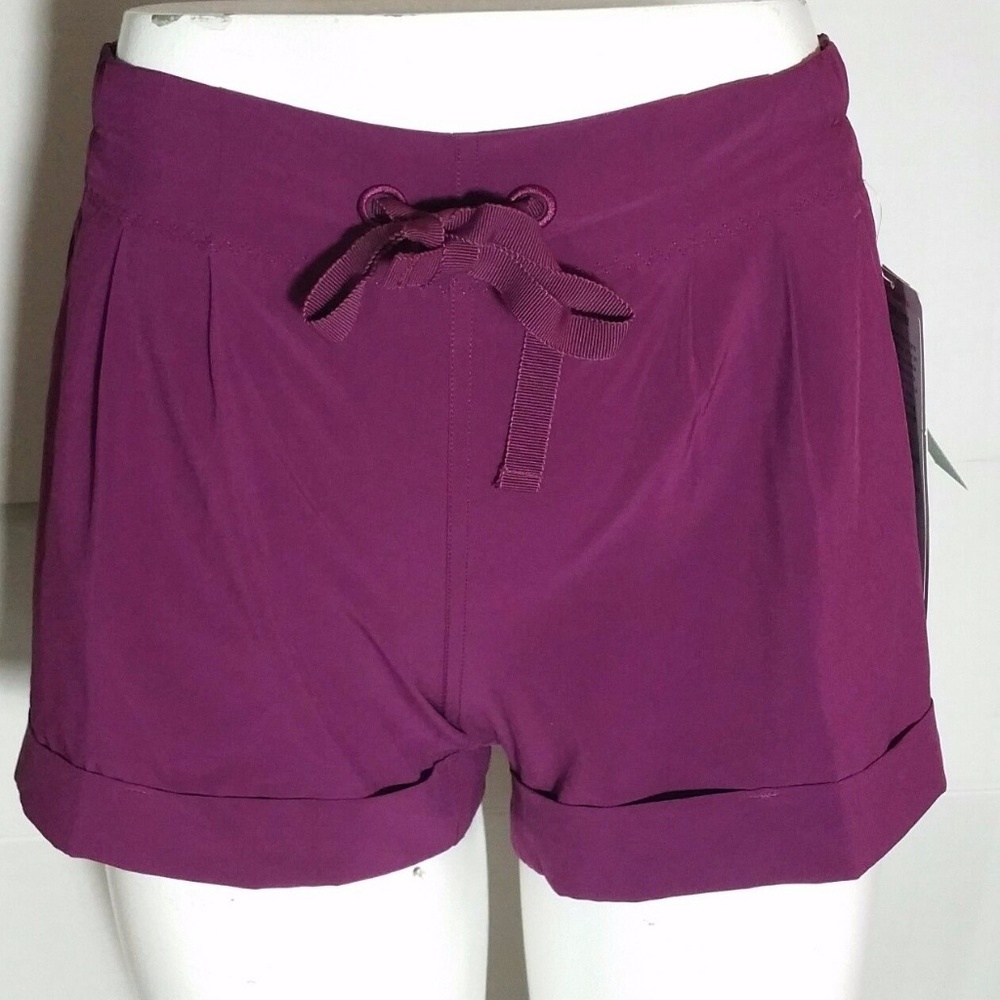 Lululemon Spring Break Away Shorts II Purple 4 New