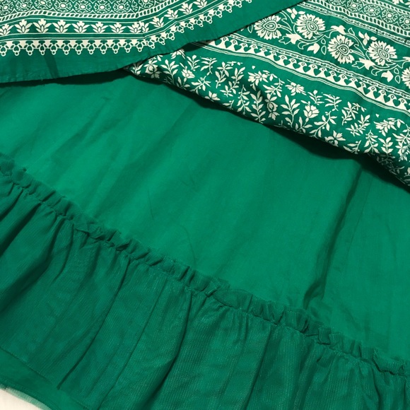 Green and white apt. 9 Flair skirt size 6 - Picture 3 of 5