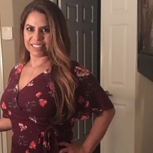 Meet your Posher, Claudia