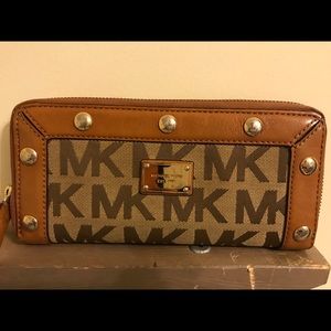 KORS Michael Kors zippered wallet