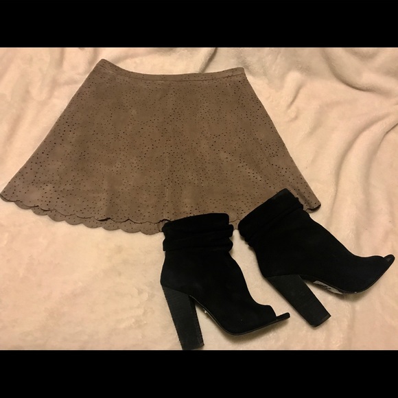 BCBG MaxAzria Vegan Suede Skirt - Picture 3 of 7