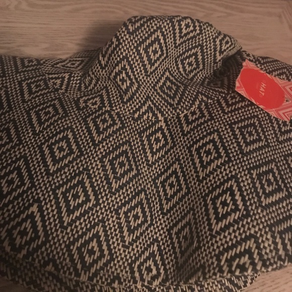 Beach hat - Picture 3 of 3