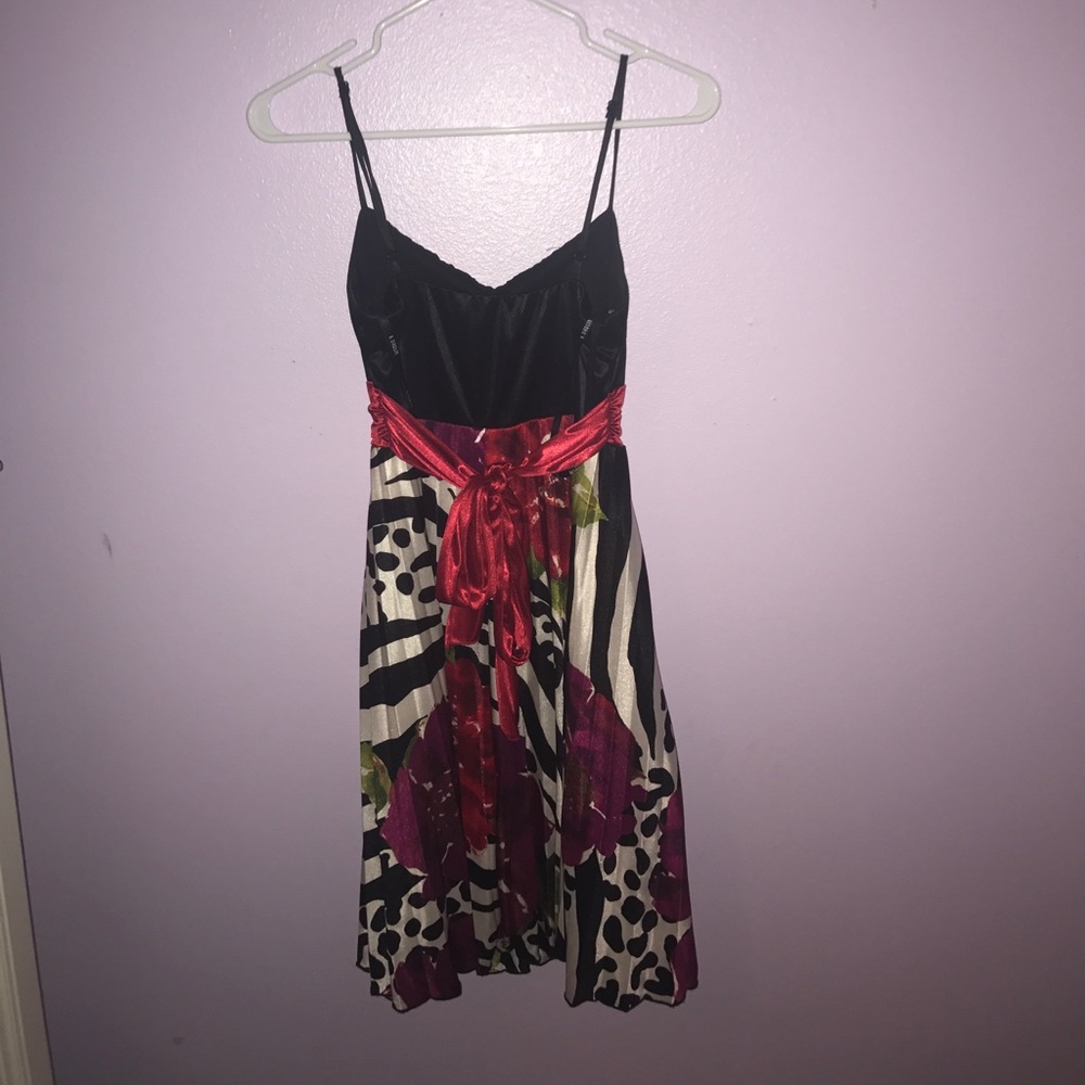 Dillard's dress only worn a few times - Picture 3 of 3